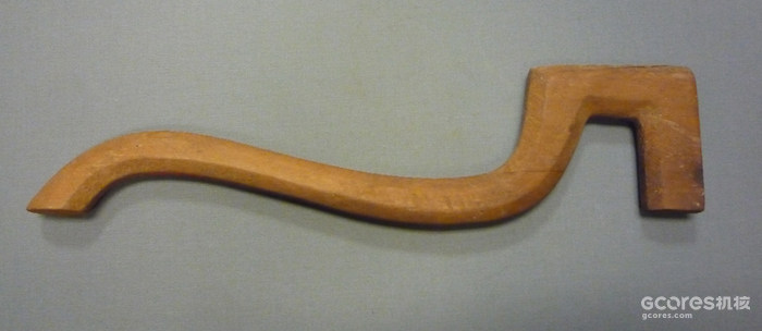 ▲图:仪式中用来触碰嘴部和身体其他部位的锛,见“开口仪式”和“灵魂”节的插图。