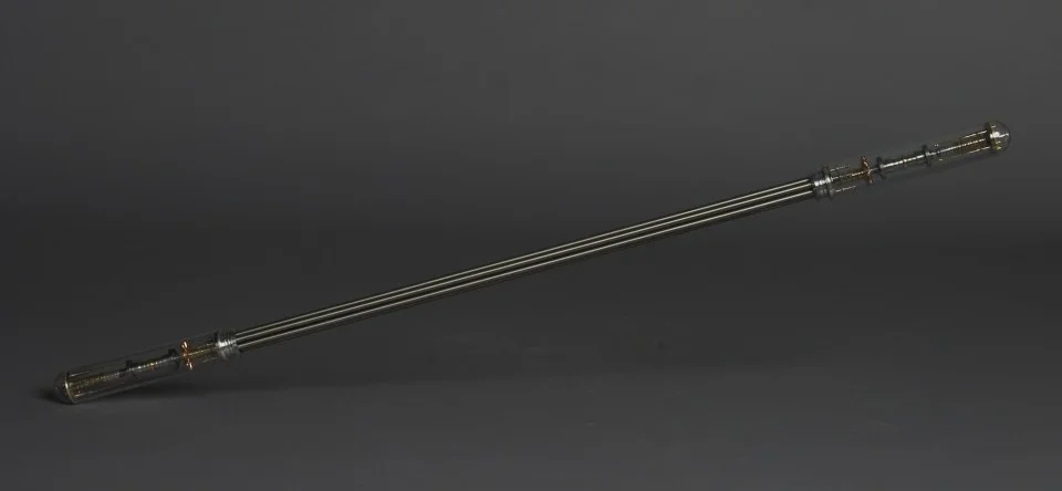 电杖，EP3电影中IG-100磁卫机器人使用的型号