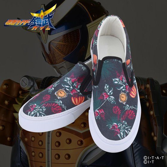 万代将推出6款假面骑士主题运动鞋