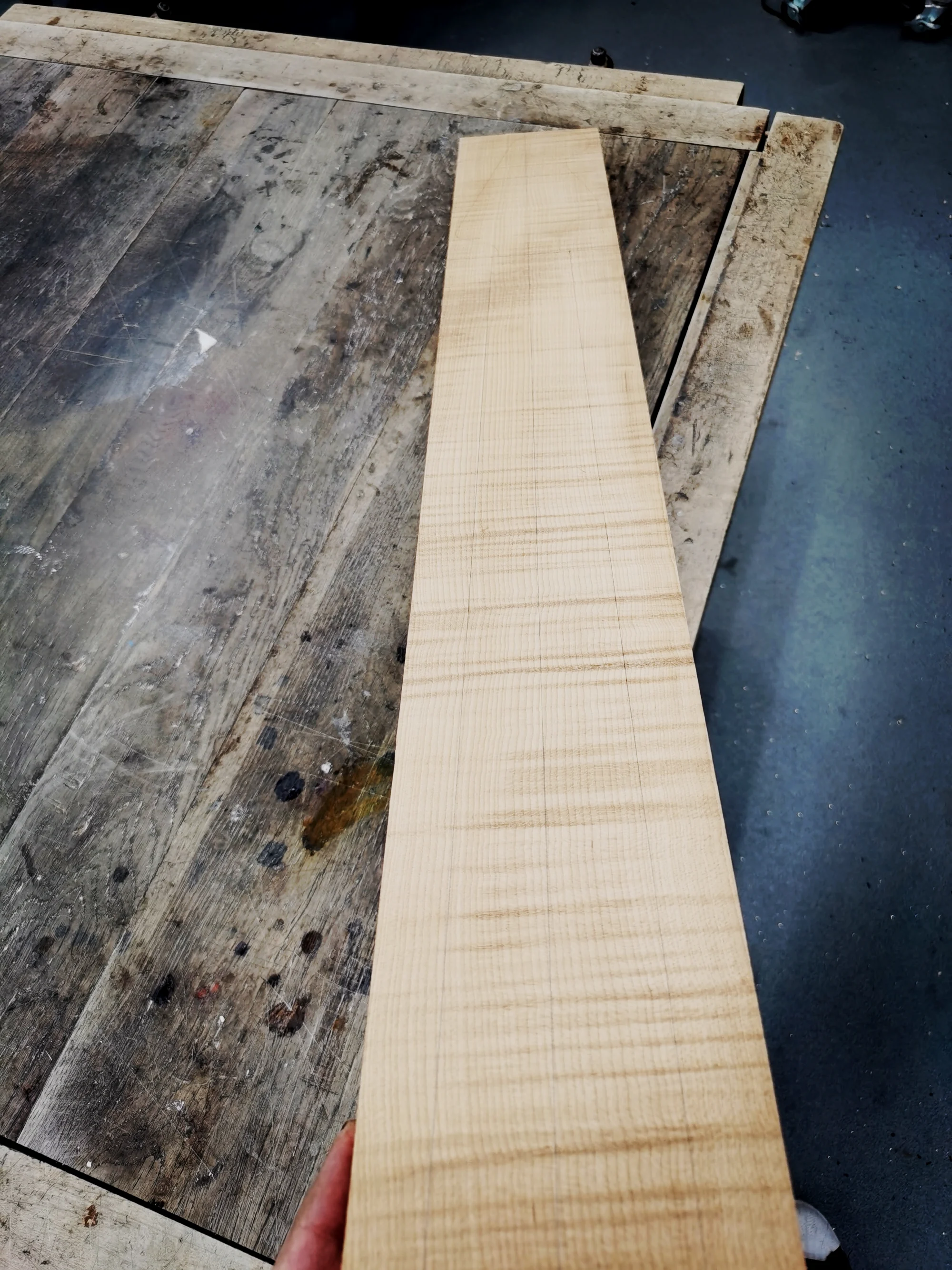 碳化虎纹枫木材原木板