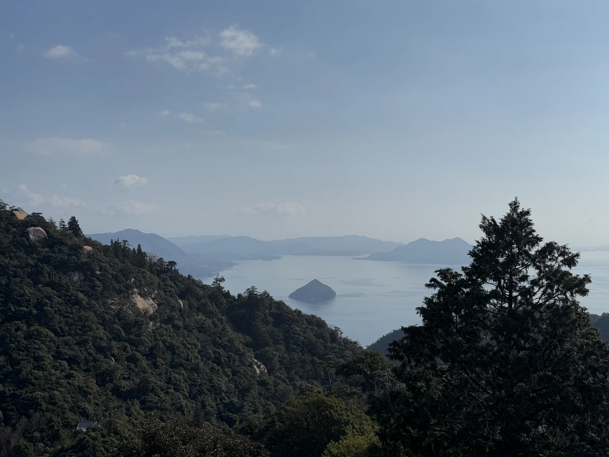上山远眺