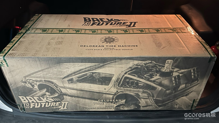最经典的时光机归来,超大的1:6载具!HotToys《回到未来2》德罗宁时光车 最经典的时光机归来,超大的1:6载具!HotToys《回到未来2》德罗宁时光车