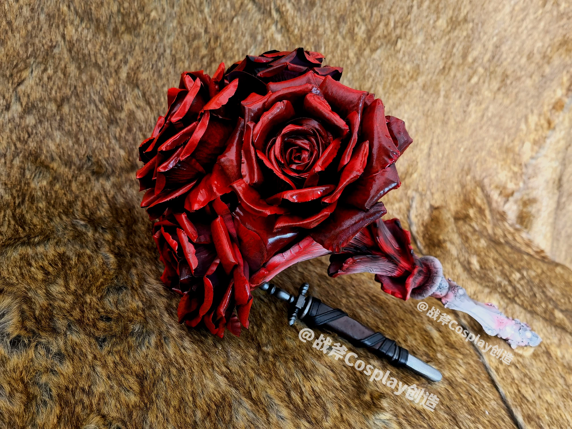 为一位去留学的朋友，制作的《艾尔登法环》白面具樊雷的Cosplay服装道具。制作完她直接带着出发了。 机组 机核 GCORES