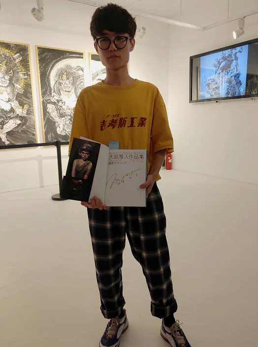 获得签名的吉考斯男孩