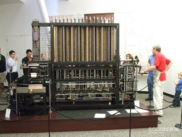 查尔斯·巴贝奇差分机二号 图源:https://www.chem.ucla.edu/dept/Faculty/merchant/images/dudley/dudley.html