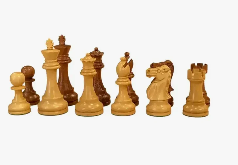 斯汤顿棋子的设计，可以直观感受一下。