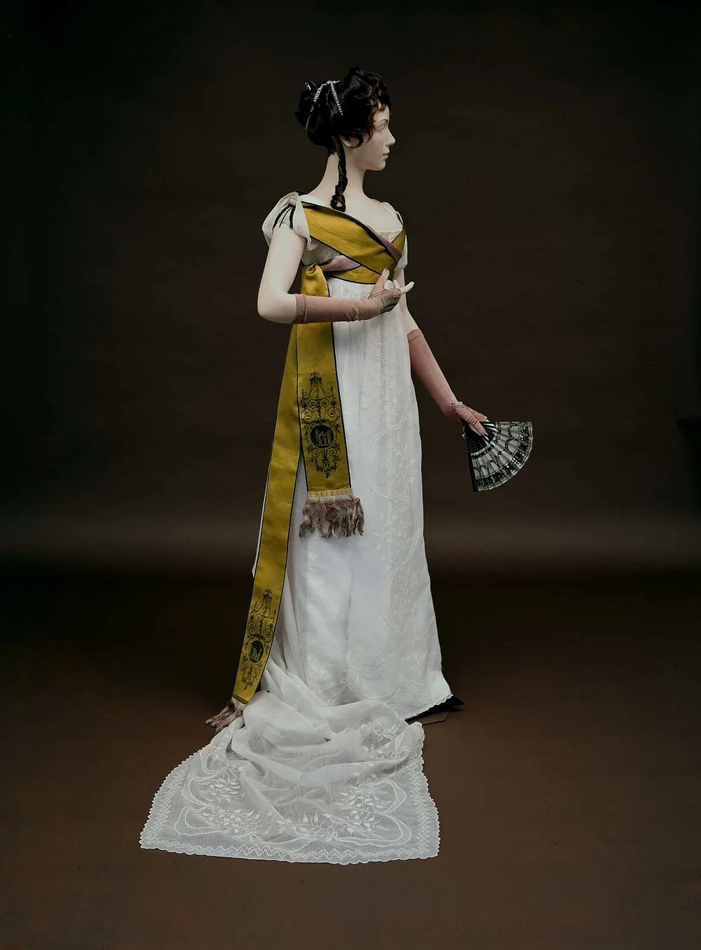Woman's dress, about 1800 (MFA)