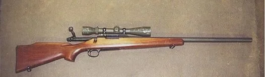 M40采用木质枪托