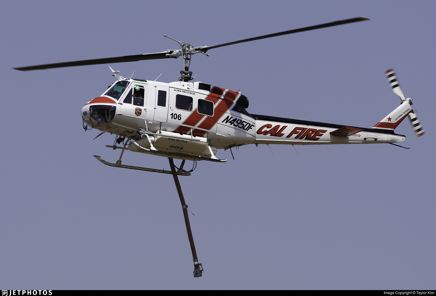 EH-1H林業消防型，依據休伊良好的平臺基礎上配備消防滅火組件，民用編號是Bell-205