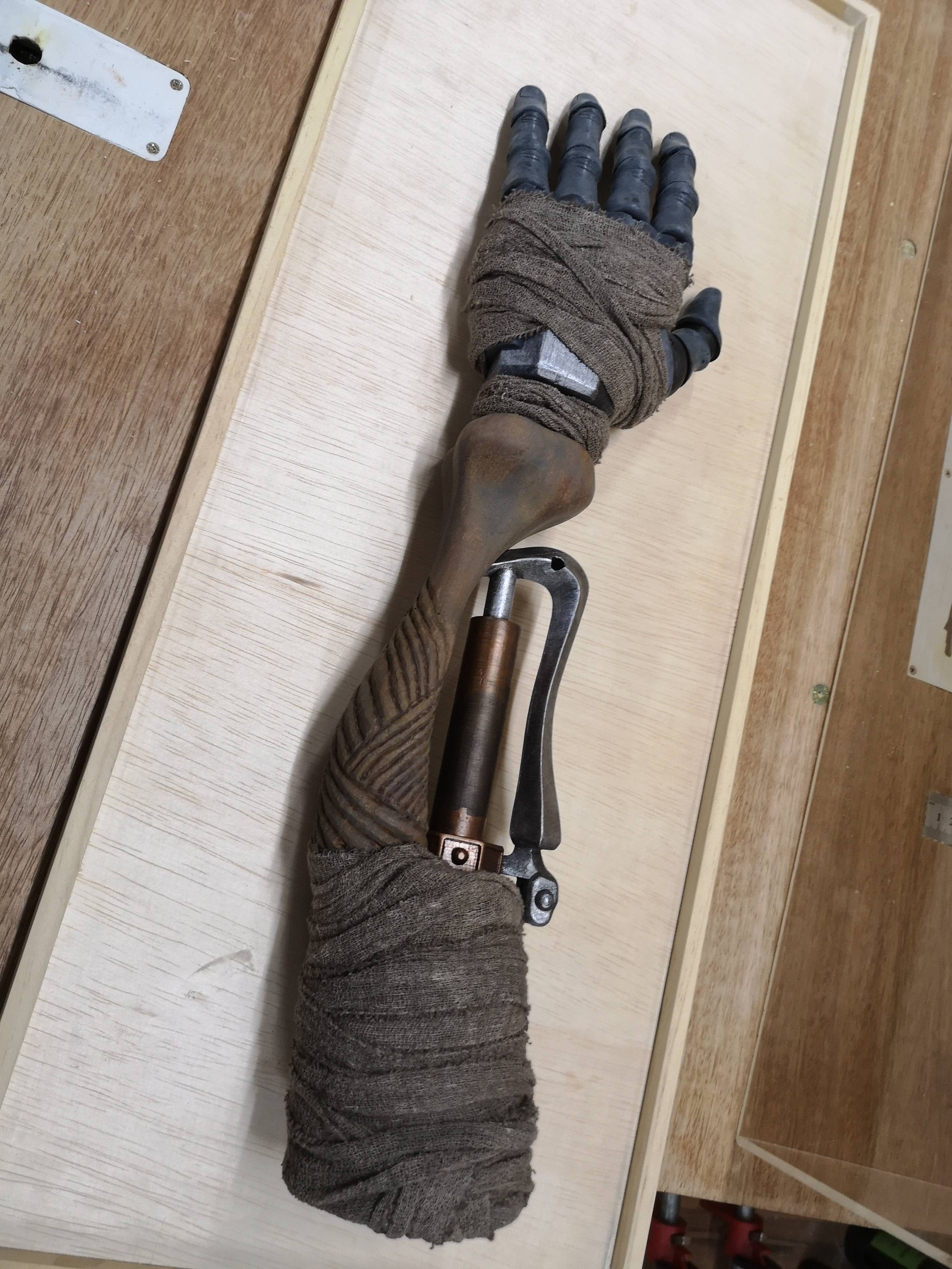 藏在民间的佛雕师,国外玩家自制了一个《只狼》里的忍义手