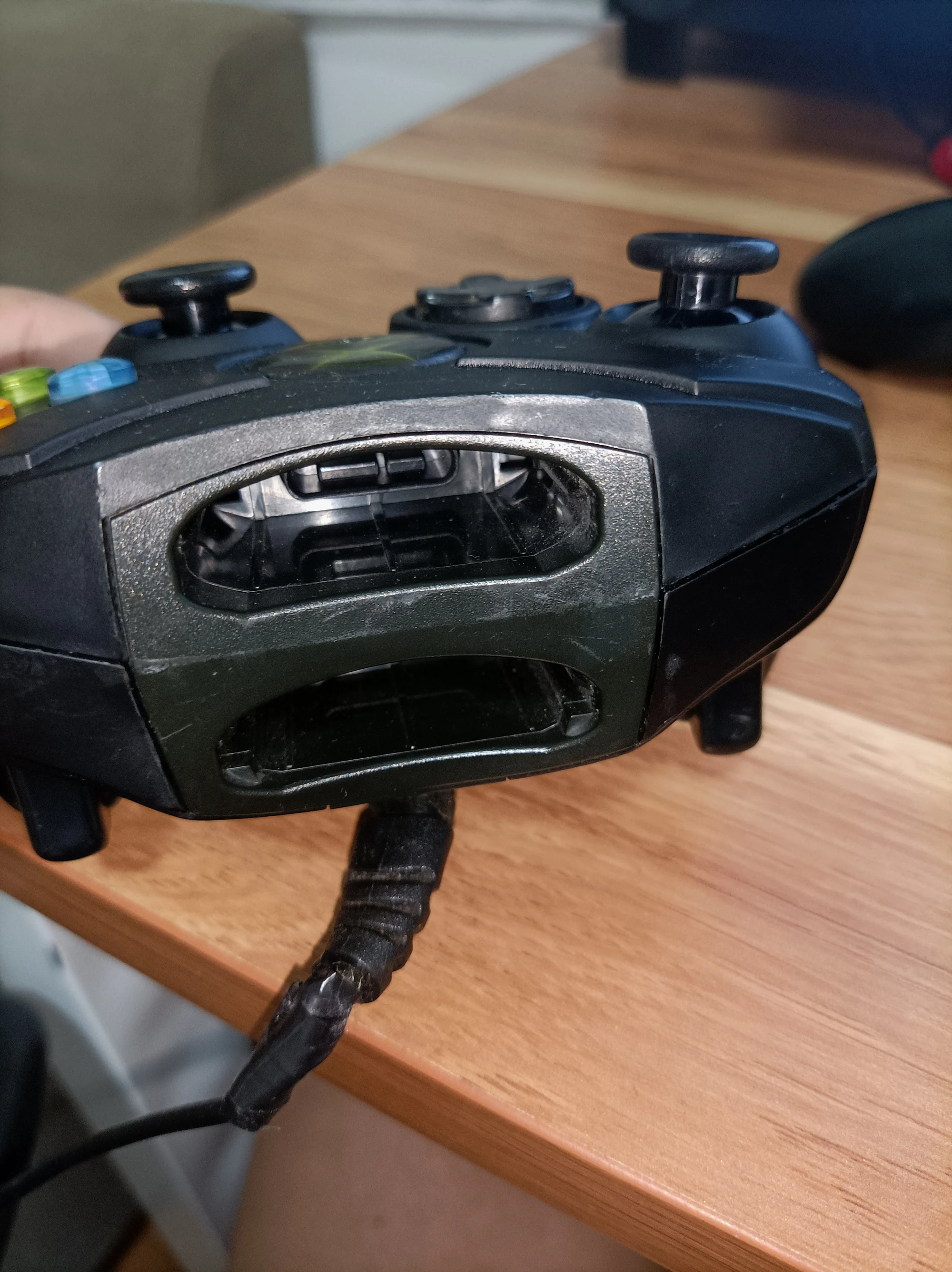 手柄记忆卡和Xbox live耳机插槽