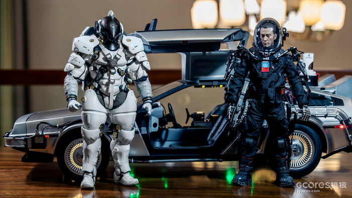 最经典的时光机归来,超大的1:6载具!HotToys《回到未来2》德罗宁时光车 最经典的时光机归来,超大的1:6载具!HotToys《回到未来2》德罗宁时光车