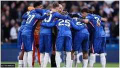 看足球，学英语