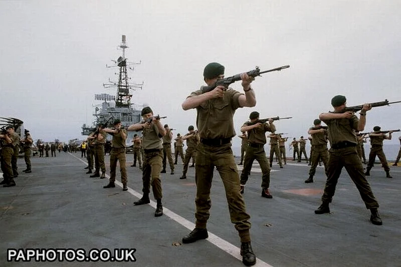 装备L1A1的英国皇家海军陆战队