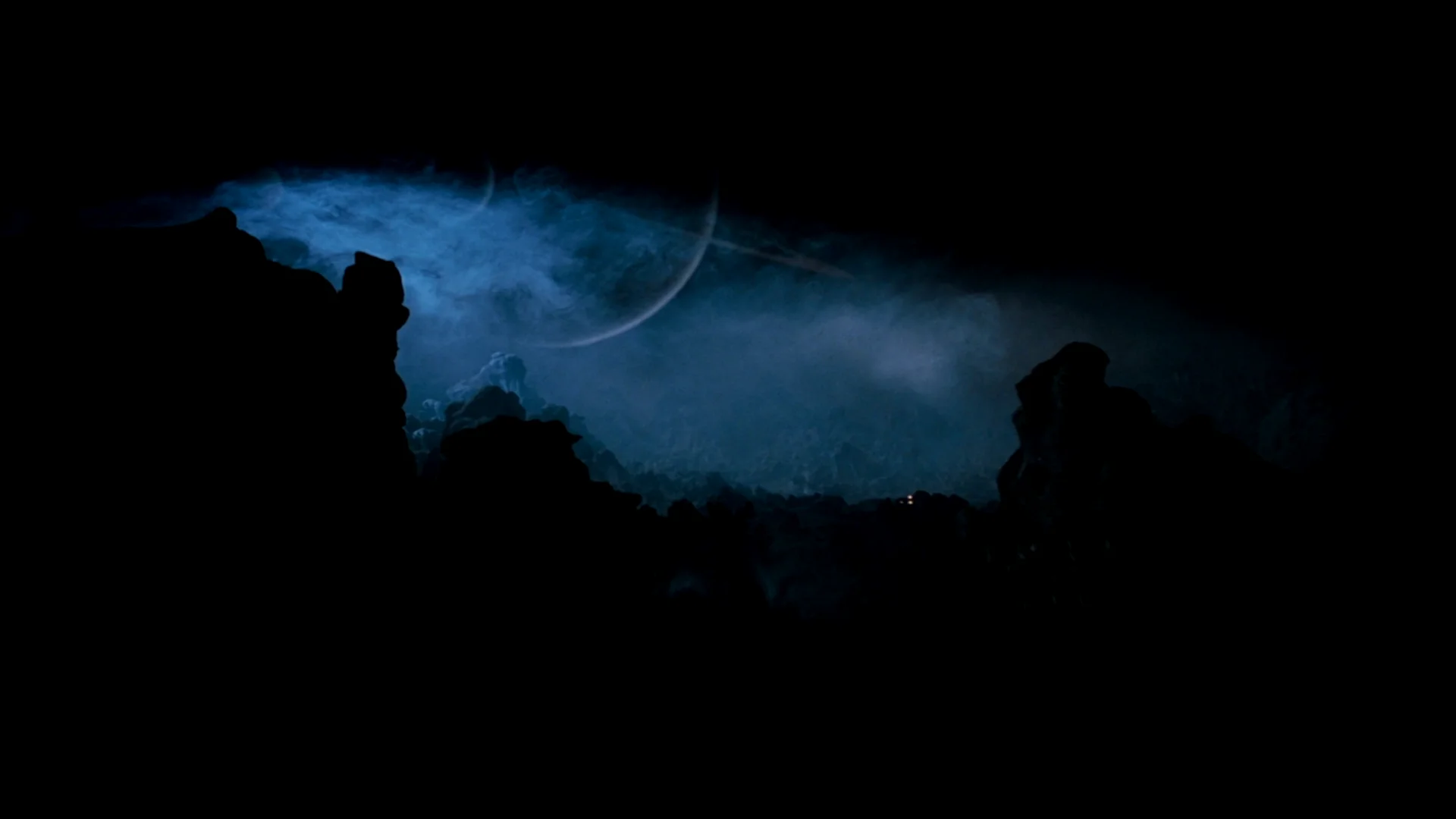 LV-426地表，巨星掩盖天空的景象不亚于异种生物带来的恐惧