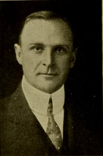 艾尔文·富勒（Alvan Tufts Fuller ）(February 27, 1878 – April 30, 1958)，时任马萨诸塞州州长