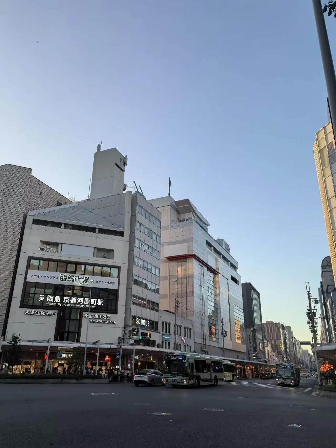 四条河原町中的商业步行街