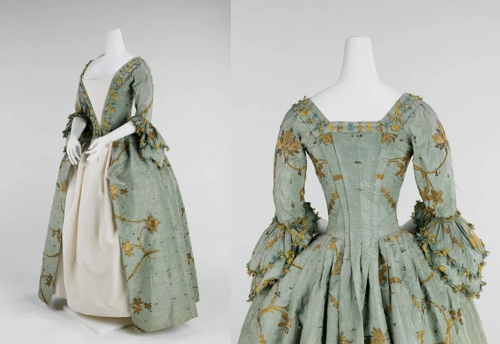 Robe à l'Anglaise, 1770–75 (MET) 前开的英式礼服，背面仍有华铎式拖尾的痕迹