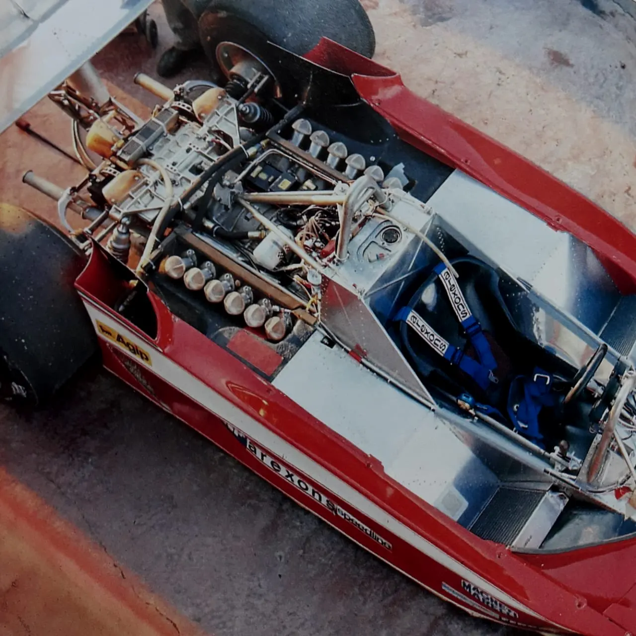 然而H12引擎的体积问题导致法拉利无法顺应时代设计出一款能与其搭配产生足够地面效应的车体。最终造成法拉利车队在1980赛季排名为倒数第二。