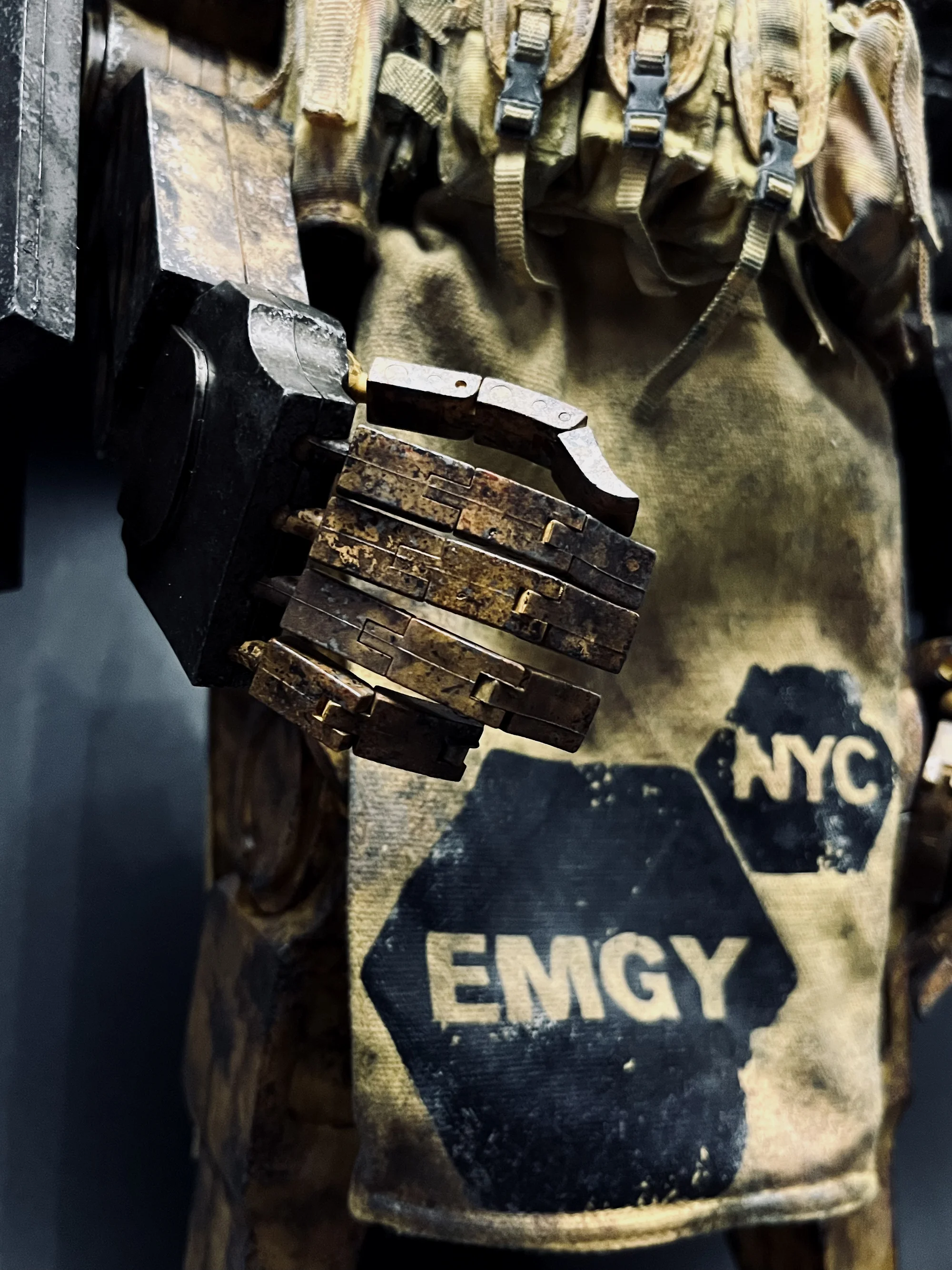 ThreeA 1/6 EMGY Caesar 今日带来EMGY合集的最后一款“大家伙”1/6 凯撒。... | 机组 | 机核 GCORES