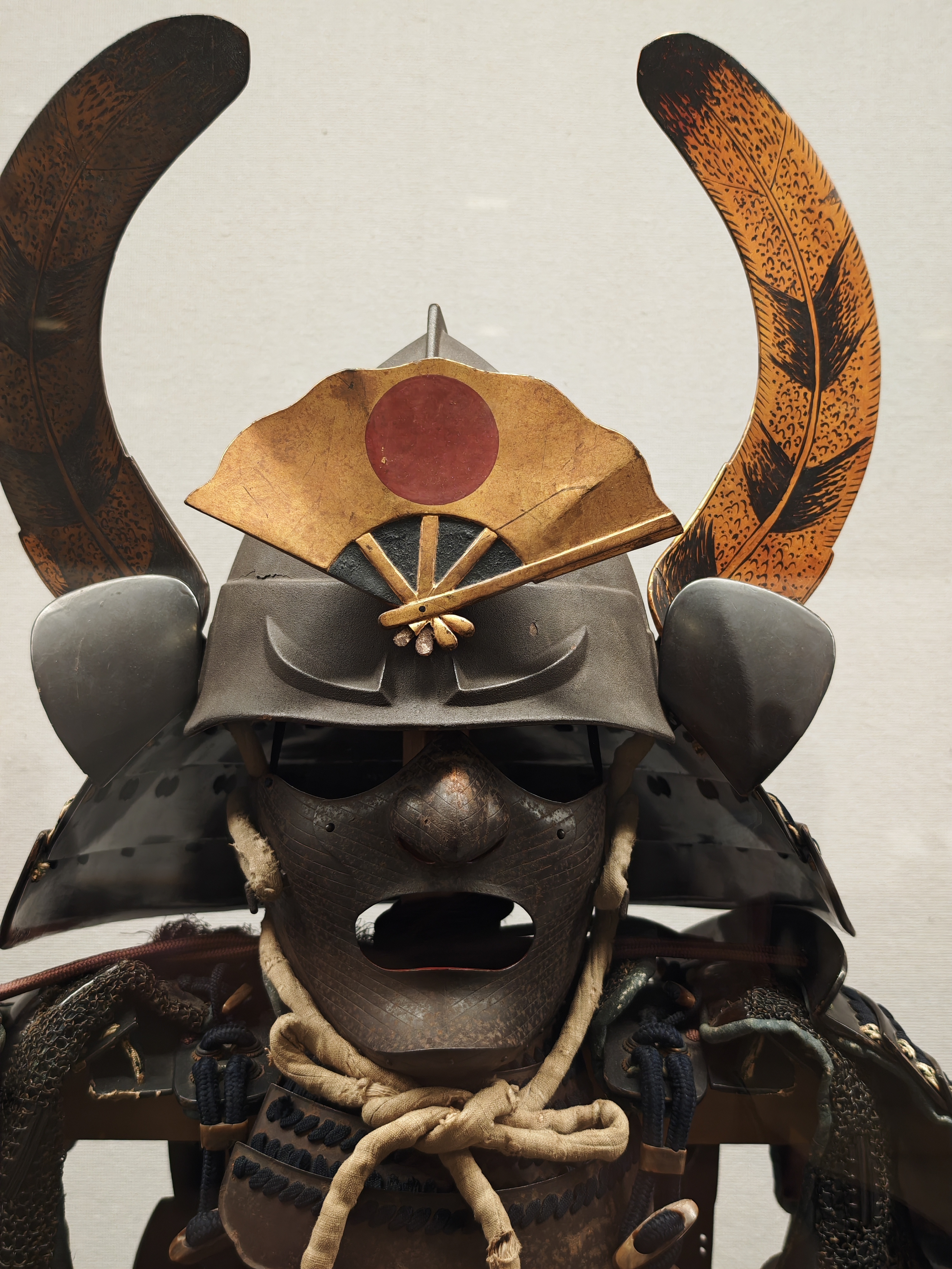 江户时期的武士盔甲，面部细节