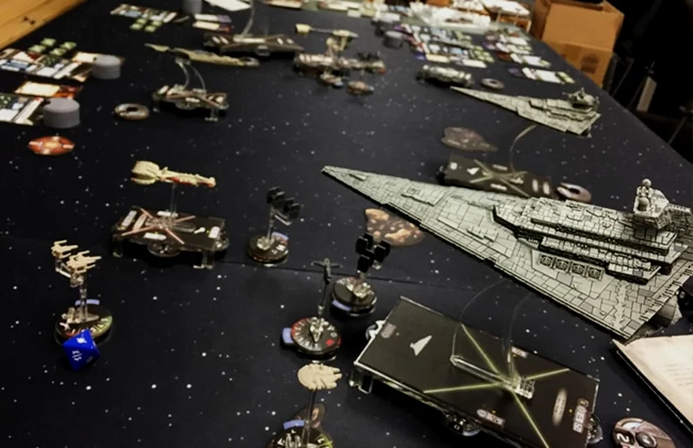 《无敌舰队》：星战舰队战游戏，也是涂装完成品