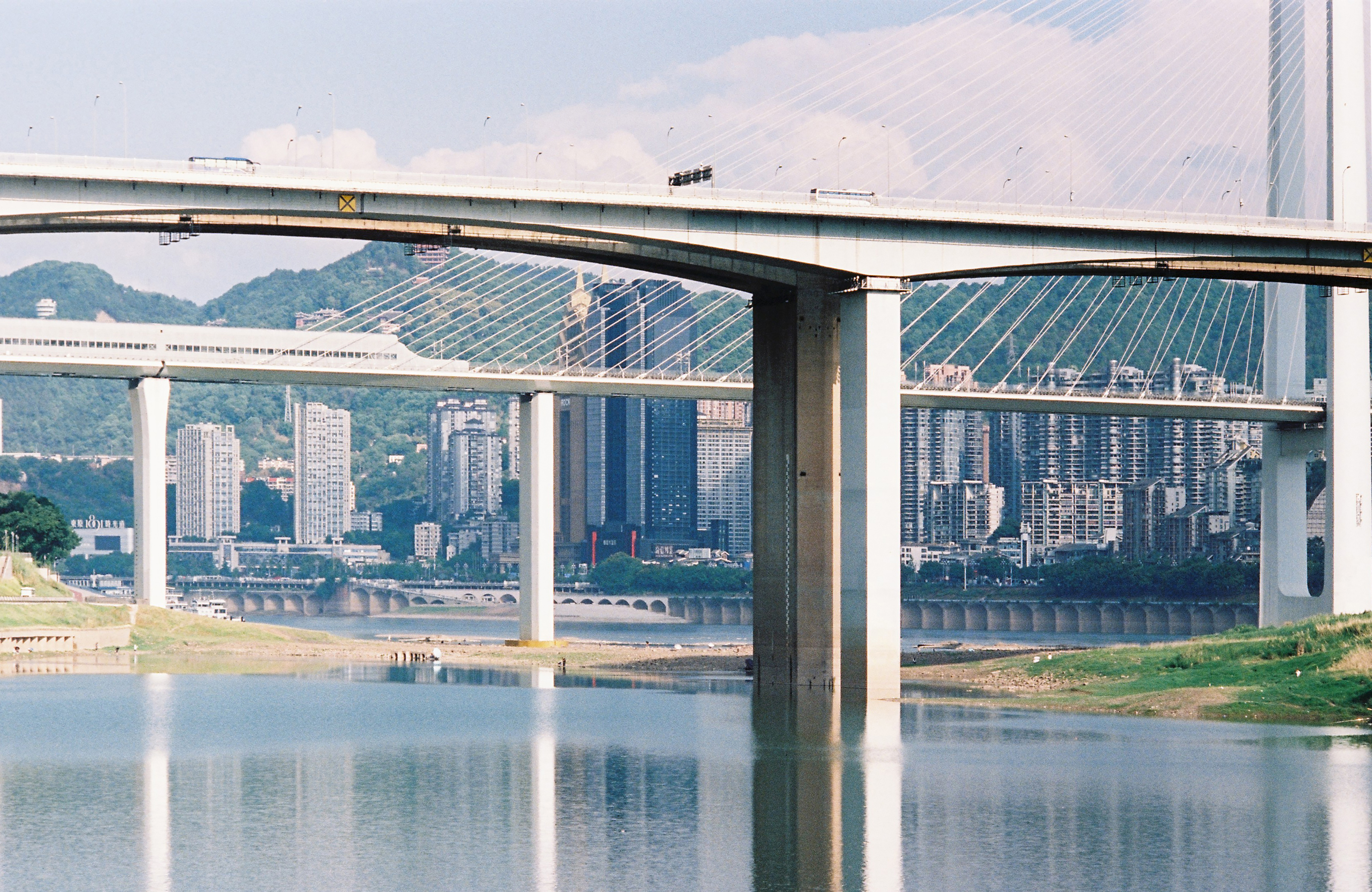 胶片丨重庆,江滨路,4002°c