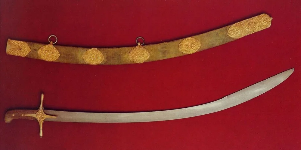 另一把Pala，注意土耳其刀剑的握把末端一般呈球状。