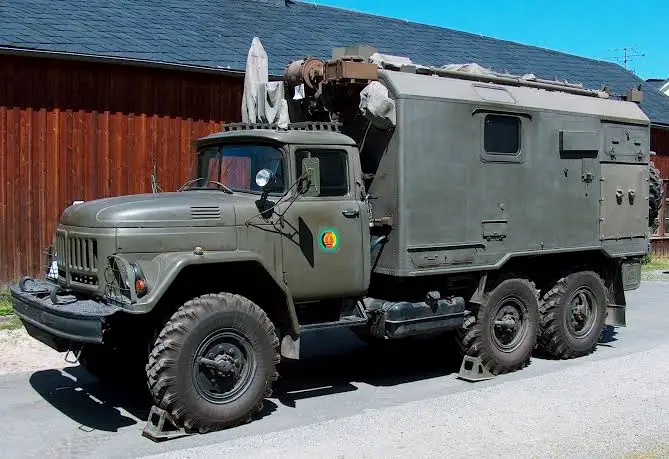 民主德国陆军的指挥舱型ZIL-131