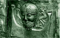 图15 公元前1世纪镀金银质坩埚上雷神的姿势