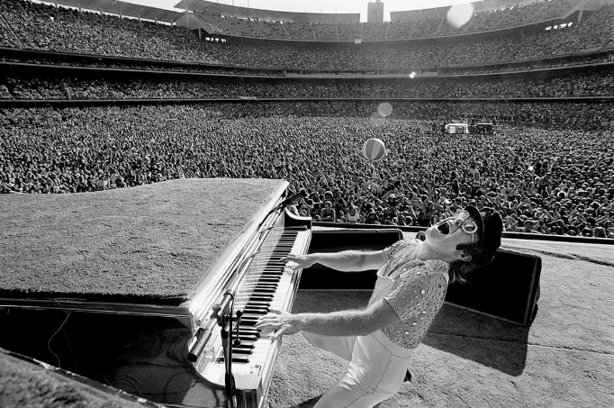 Terry O'Neill 为 Elton John 美国巡演所拍摄的照片