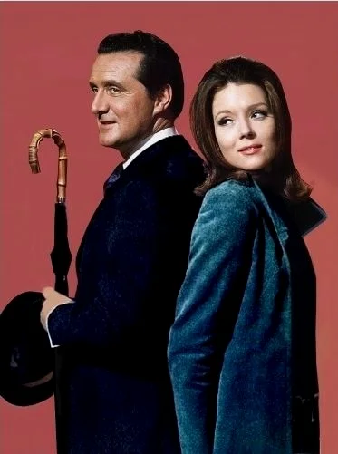 左边为《复仇者》男主角John Steed 雨伞可以说从不离手