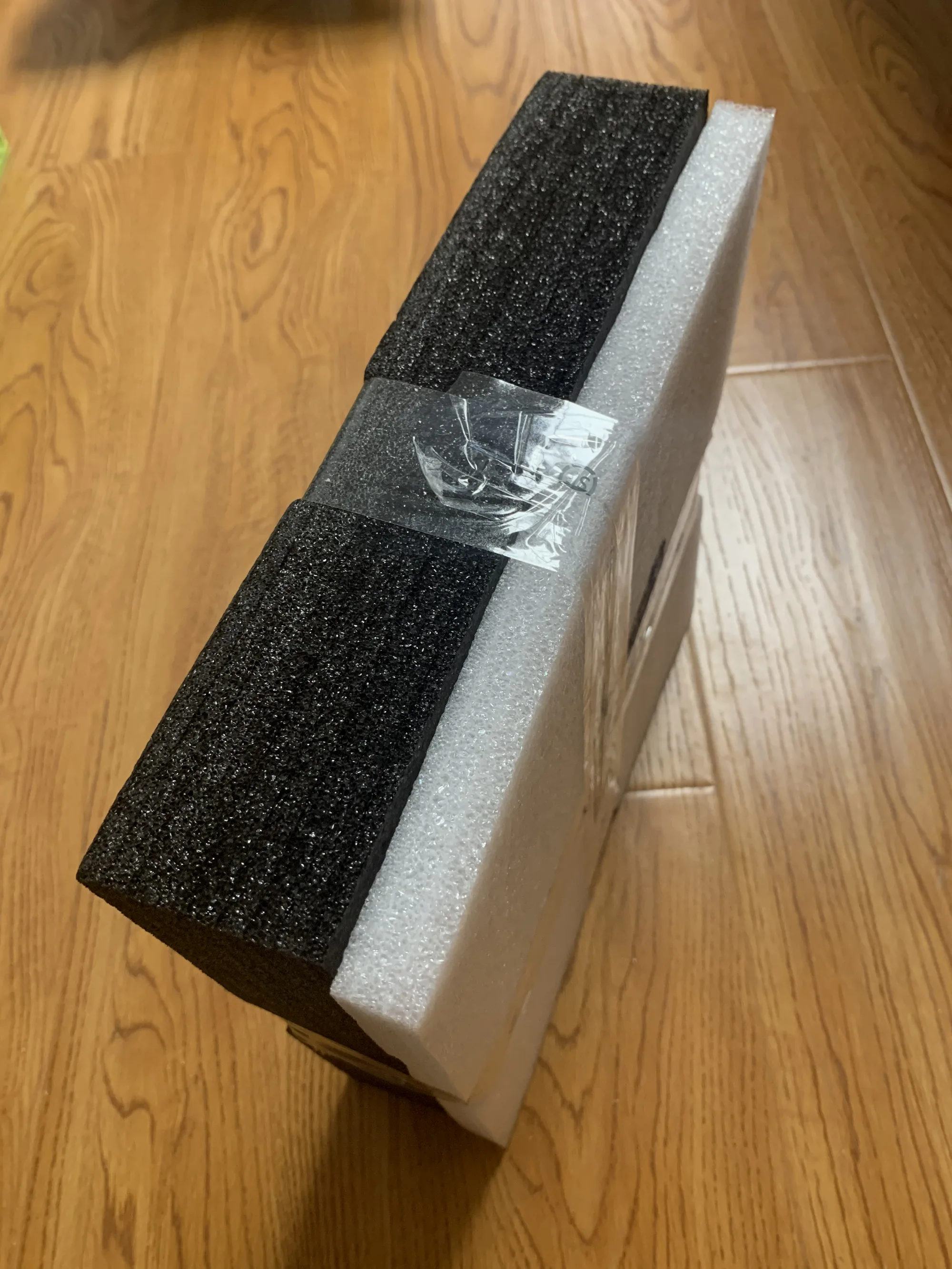 打开快递箱后的包装
