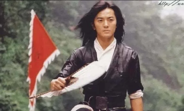 十年前的师弟