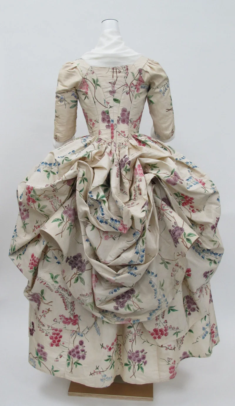 Robe à la Polonaise, c 1780 (MET))