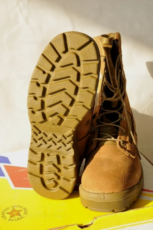 陆战队配发的热带作战靴（MHW）