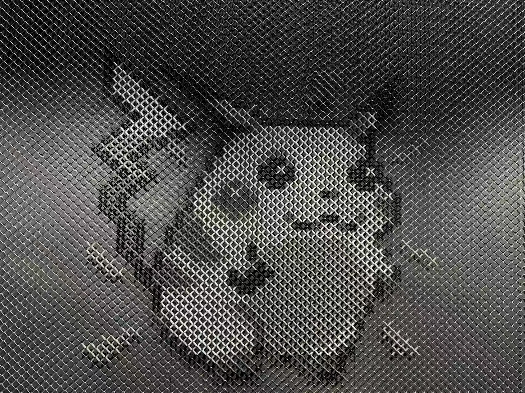 剧院墙上的装饰，像素皮卡丘是系列游戏诞生以来最经典的形象之一