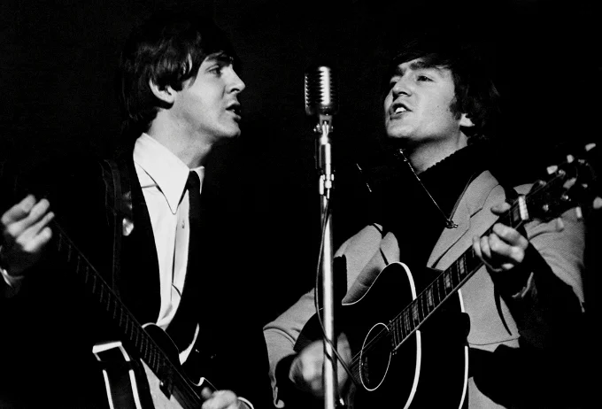 Terry O'Neill 镜头中的保罗·麦卡特尼与约翰·列侬