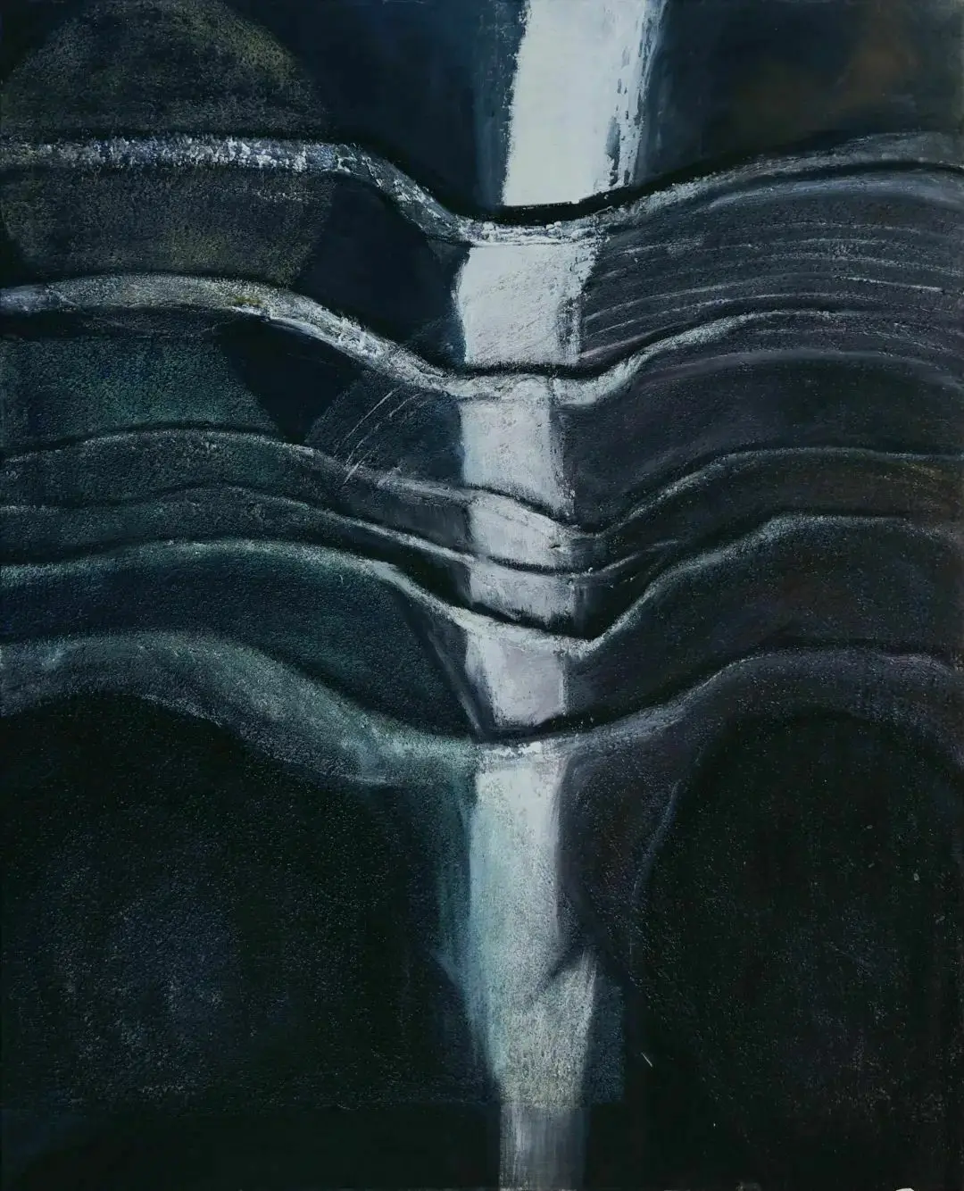 穿过脊柱的纹        

布⾯综合  

100cm×80cm   

2020