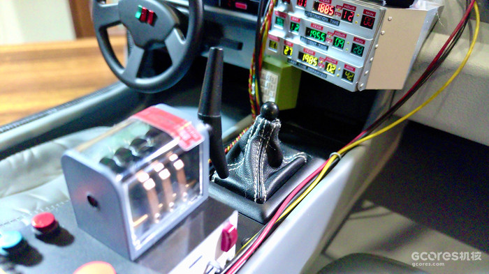 最经典的时光机归来,超大的1:6载具!HotToys《回到未来2》德罗宁时光车 最经典的时光机归来,超大的1:6载具!HotToys《回到未来2》德罗宁时光车