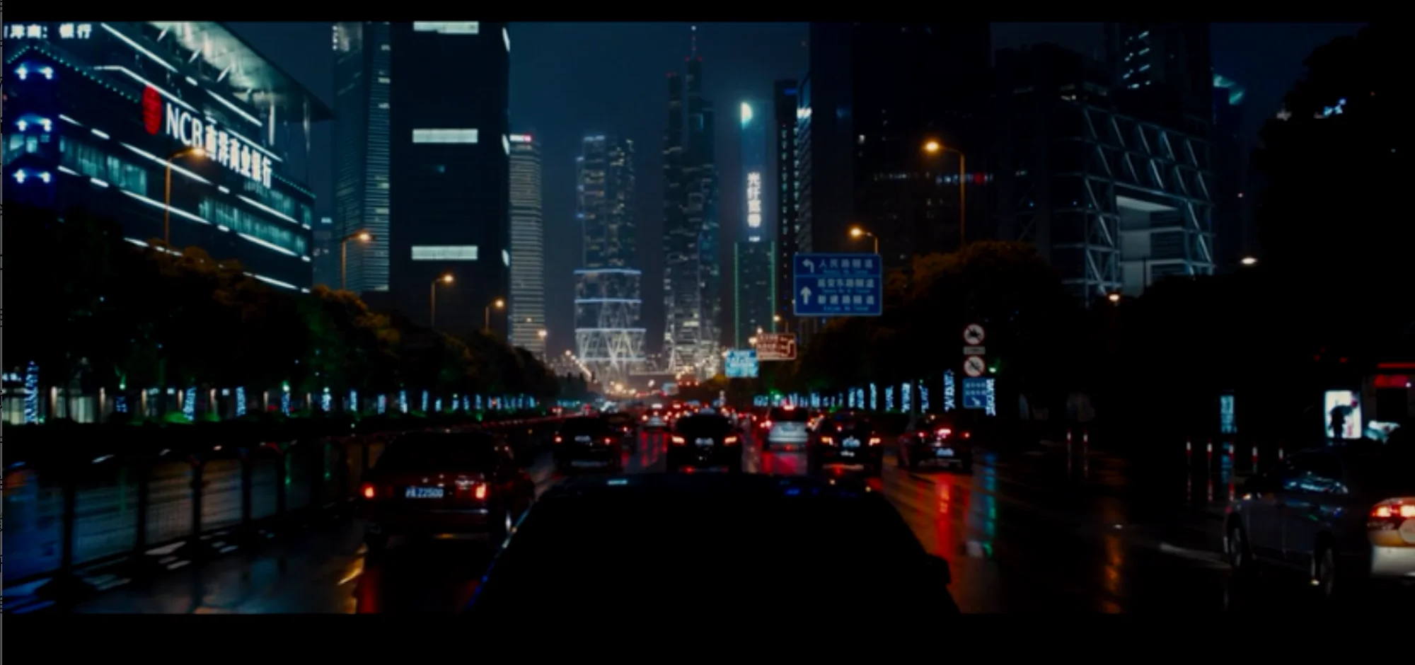 《天幕杀机》里的上海比较符合我对上海的感官印象