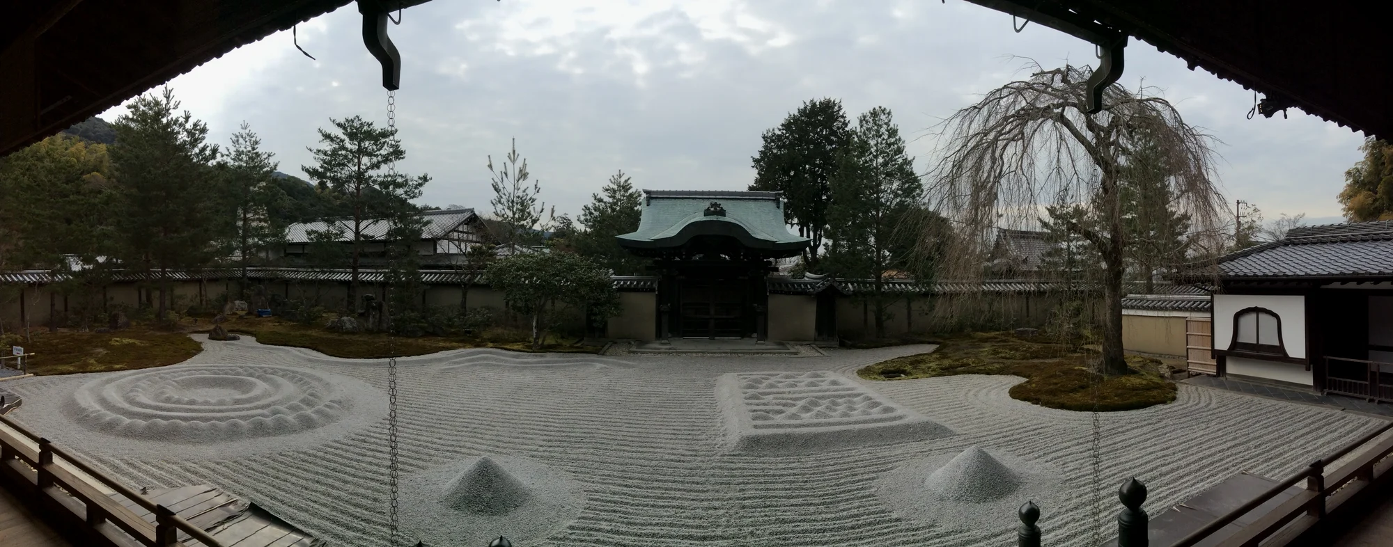 京都高台寺中的枯山水庭院