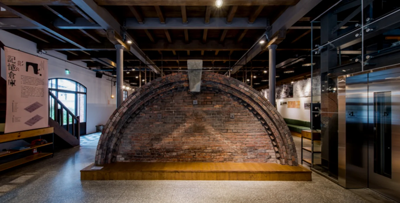 这是位于台北忠孝东路上的三井仓库，是留下的一座中小型仓库，现在已经被台北市文旅开发