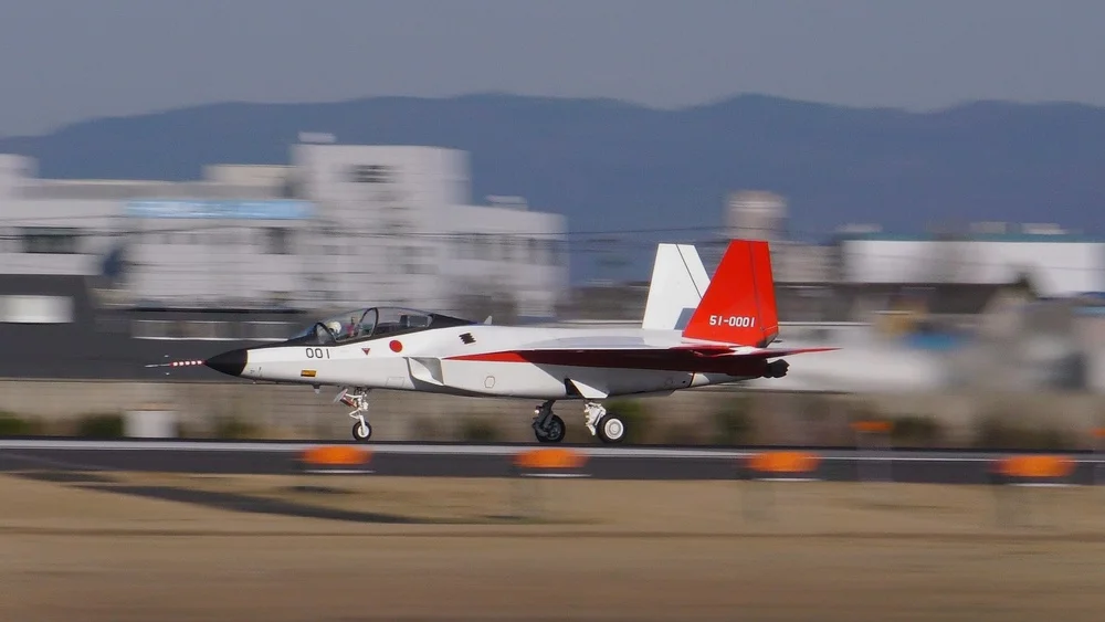 滑跑起飞中的X-2验证机