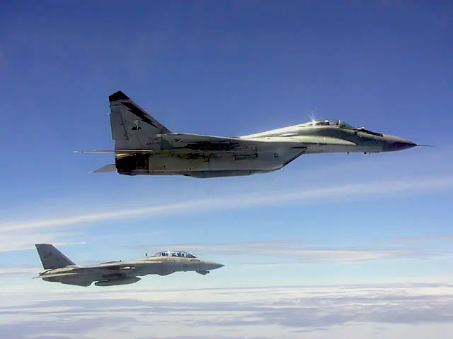 马来西亚空军米格-29和美国海军F-14