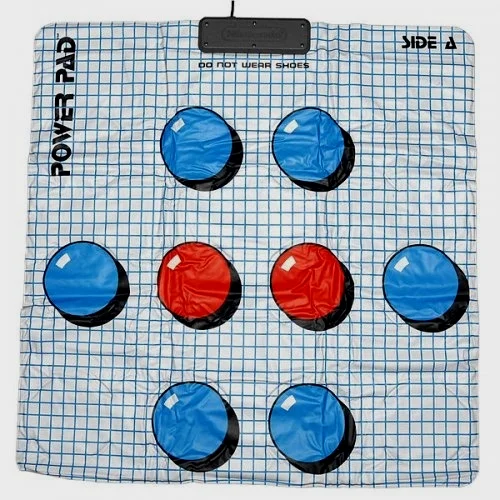 1986年任天堂发行的Power Pad（日版叫Family Trainer）