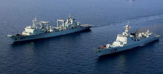 从2008年底开始，中国海军在索马里海盗经常出没的亚丁湾进行护航