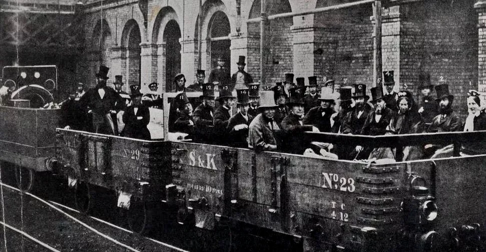 1863年伦敦地铁开通时的照片