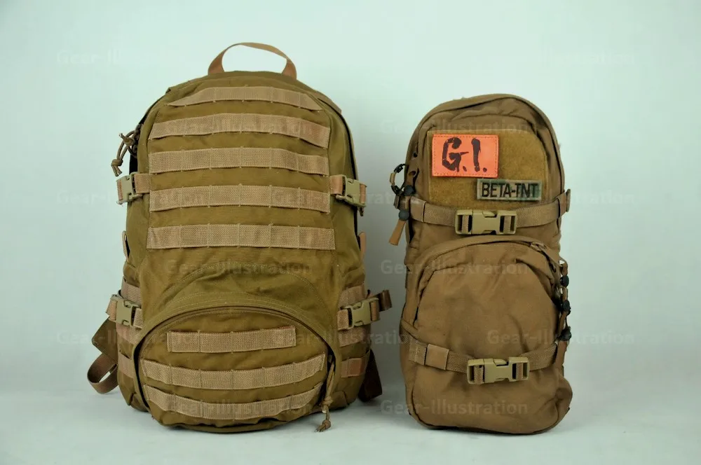 FSBE II系统里的两个背包：巡逻包和MAP。这两件装备分别由Eagle Industries和Allied Industries公司生产，虽然都是“狼棕色”，但这两家公司的产品有明显的颜色差别