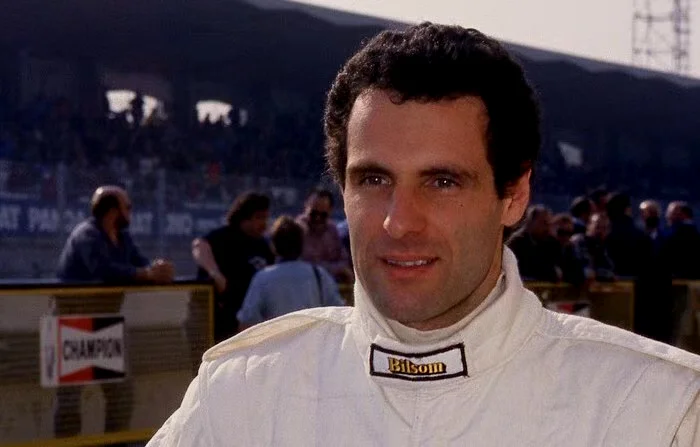 奥地利车手拉森伯格，1994年圣马力诺站是其职业生涯参加的第3场F1比赛。按计划这场比赛后，他将参加勒芒24小时拉力赛。